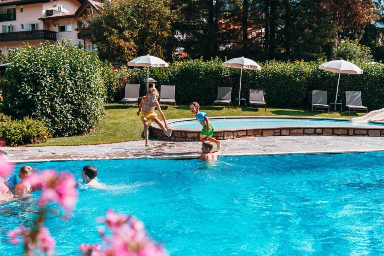 Family Hotel Posta Santa Cristina Val Gardena Eksteriør bilde
