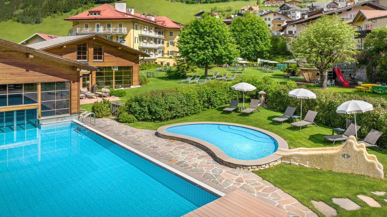 Family Hotel Posta Santa Cristina Val Gardena Eksteriør bilde