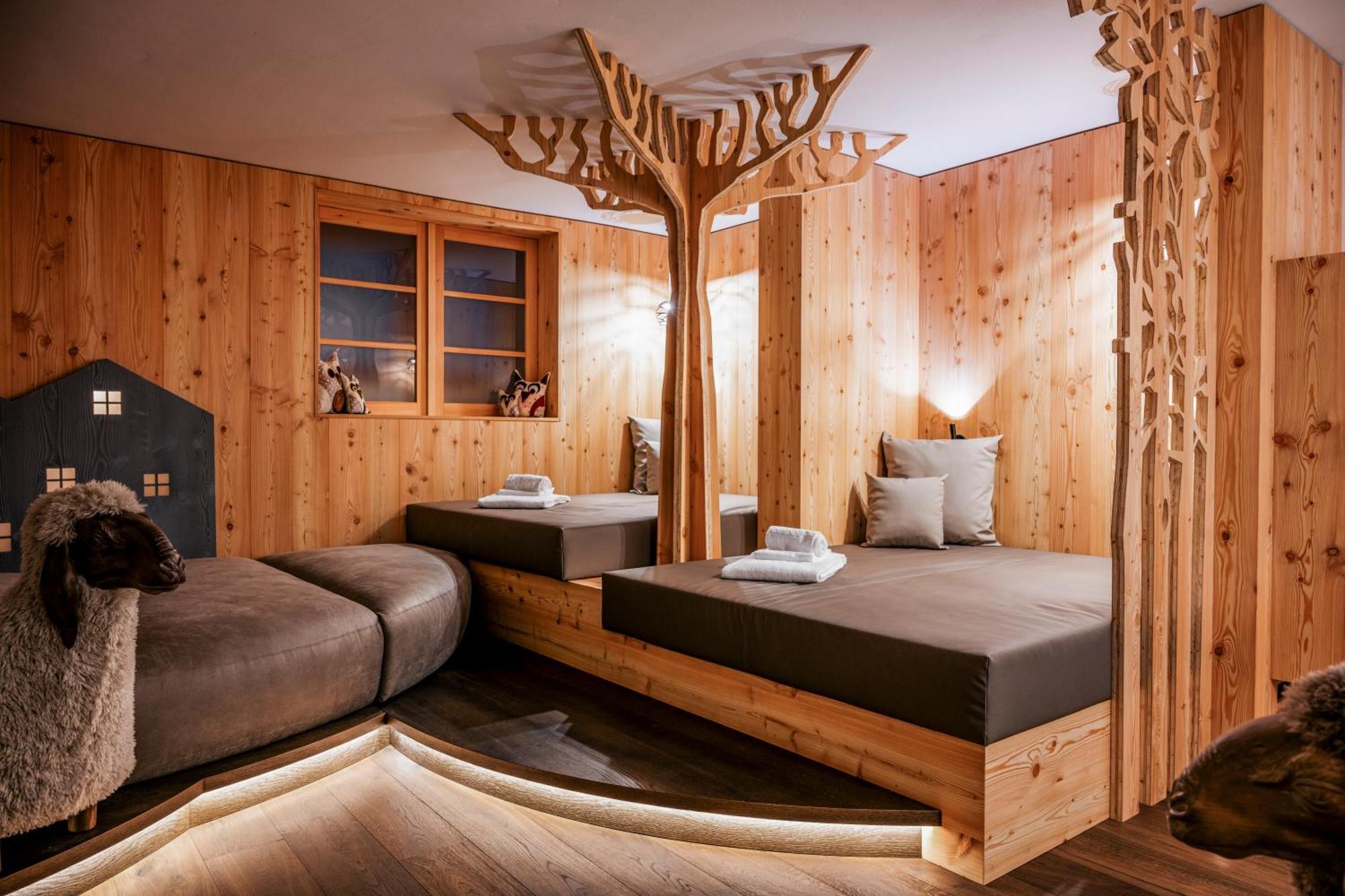 Family Hotel Posta Santa Cristina Val Gardena Eksteriør bilde